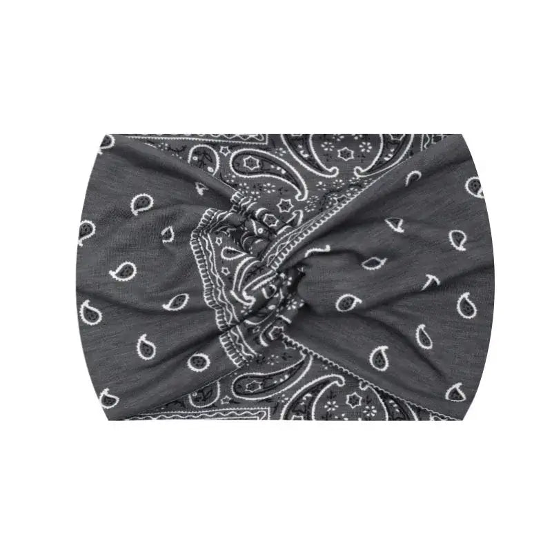 Gray paisley 18CM stretch printed headband with white patterns. Lightweight and perfect for sports or daily styling.